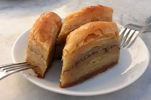 Mama Naqvi Cakes photo 1