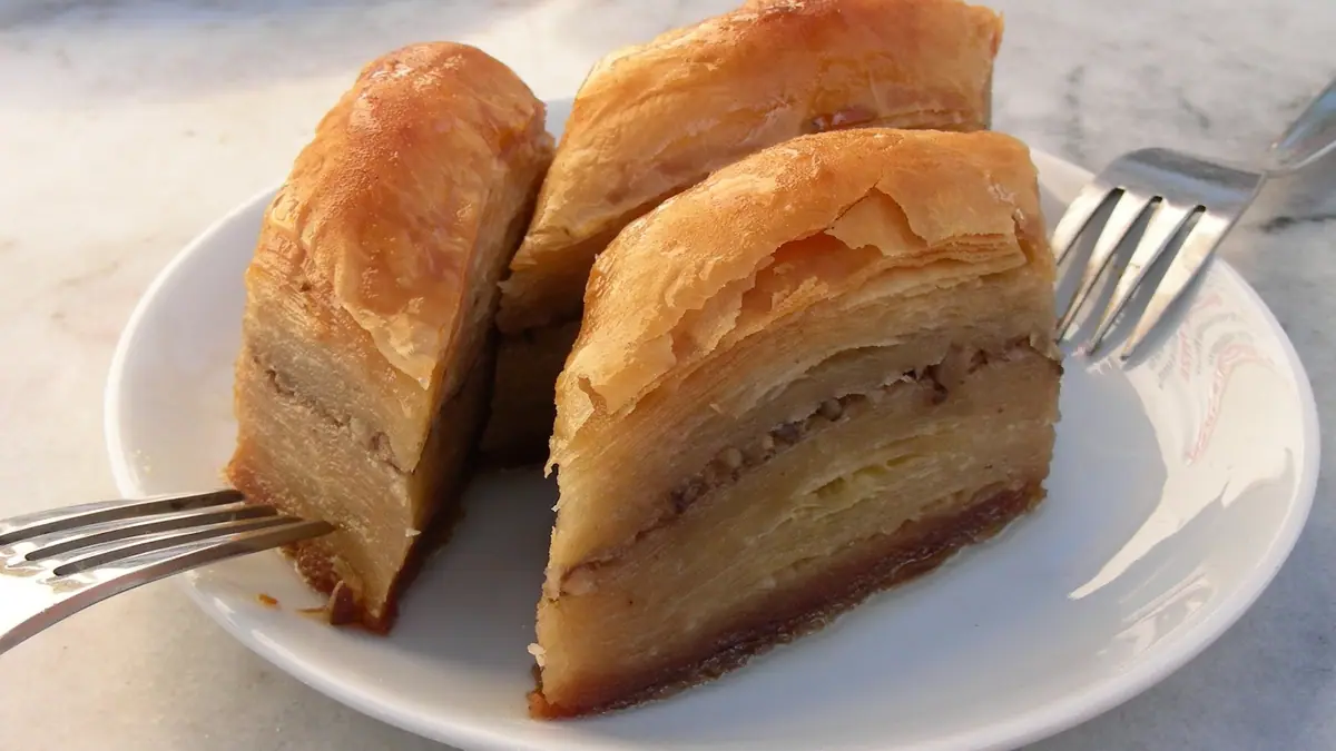 Mama Naqvi Cakes – cake shop in Gants Hill, London